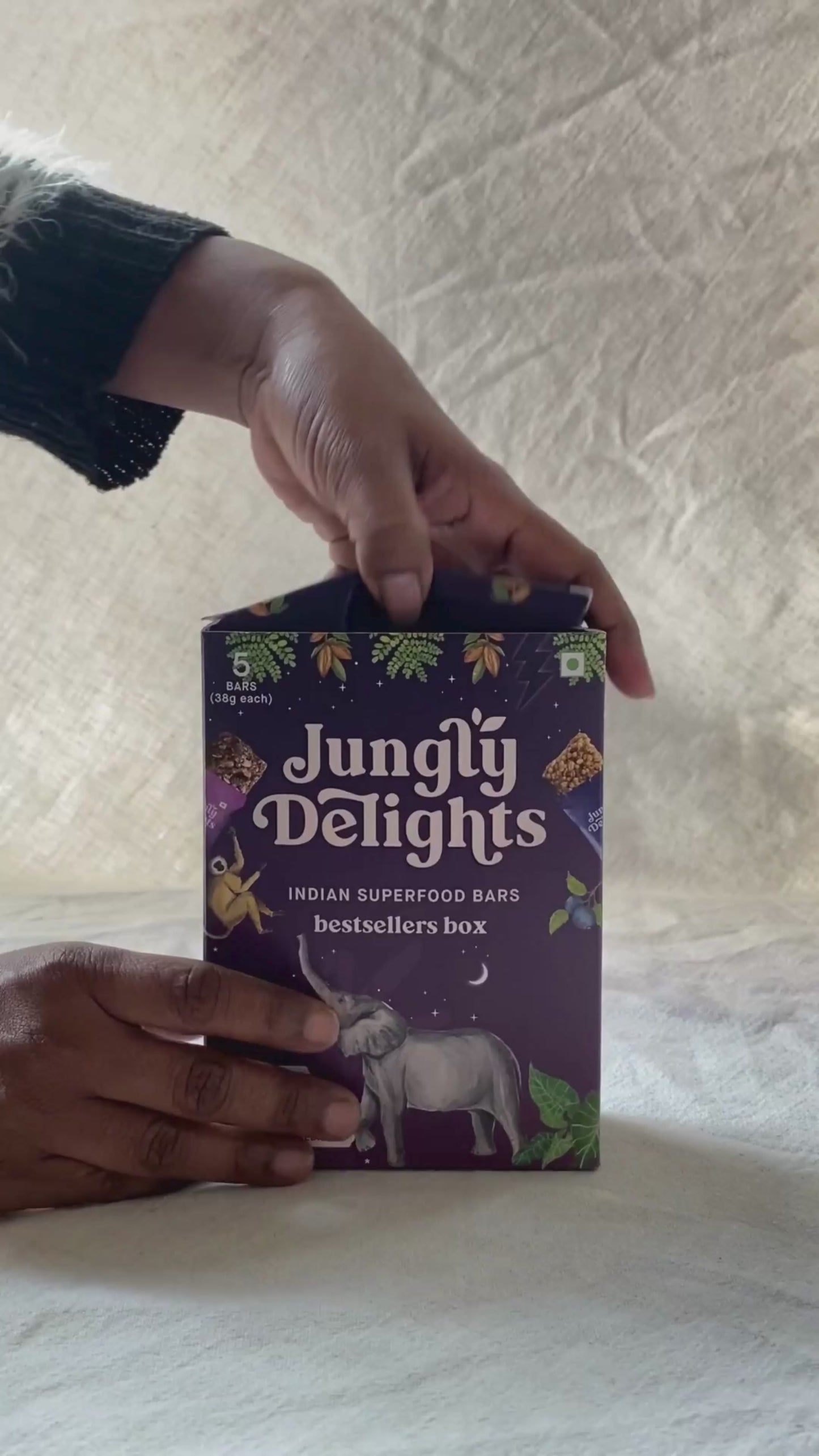 
                    
                      Load and play video in Gallery viewer, Bestsellers Box | Superfood Bars | Made for the Whole Family
                    
                  